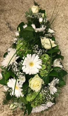 White & green tear drop spray